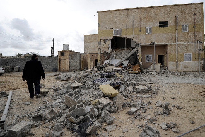 Misrata casa bombardeios